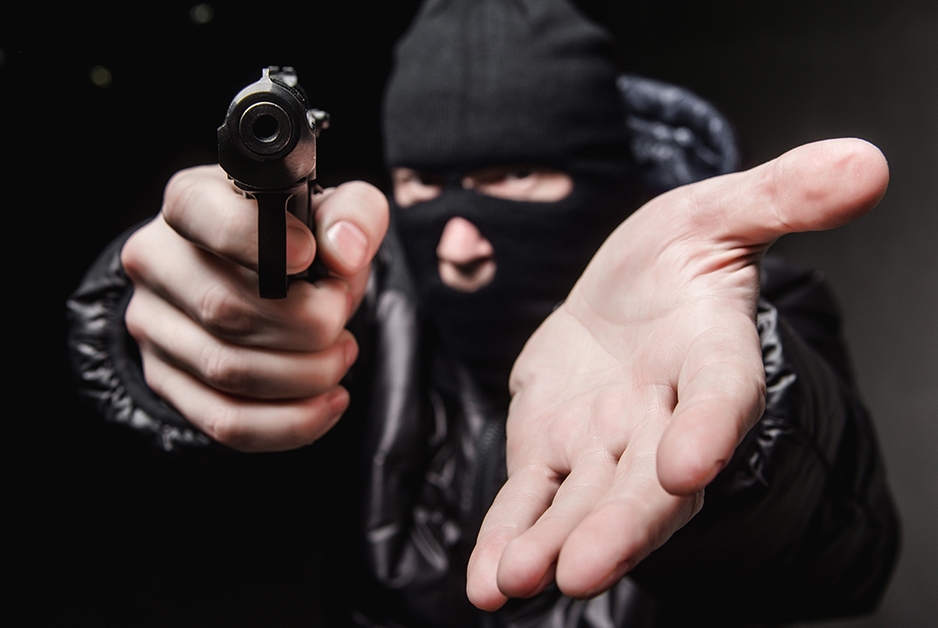 В Орске полицейские задержали подозреваемого в разбойном нападении