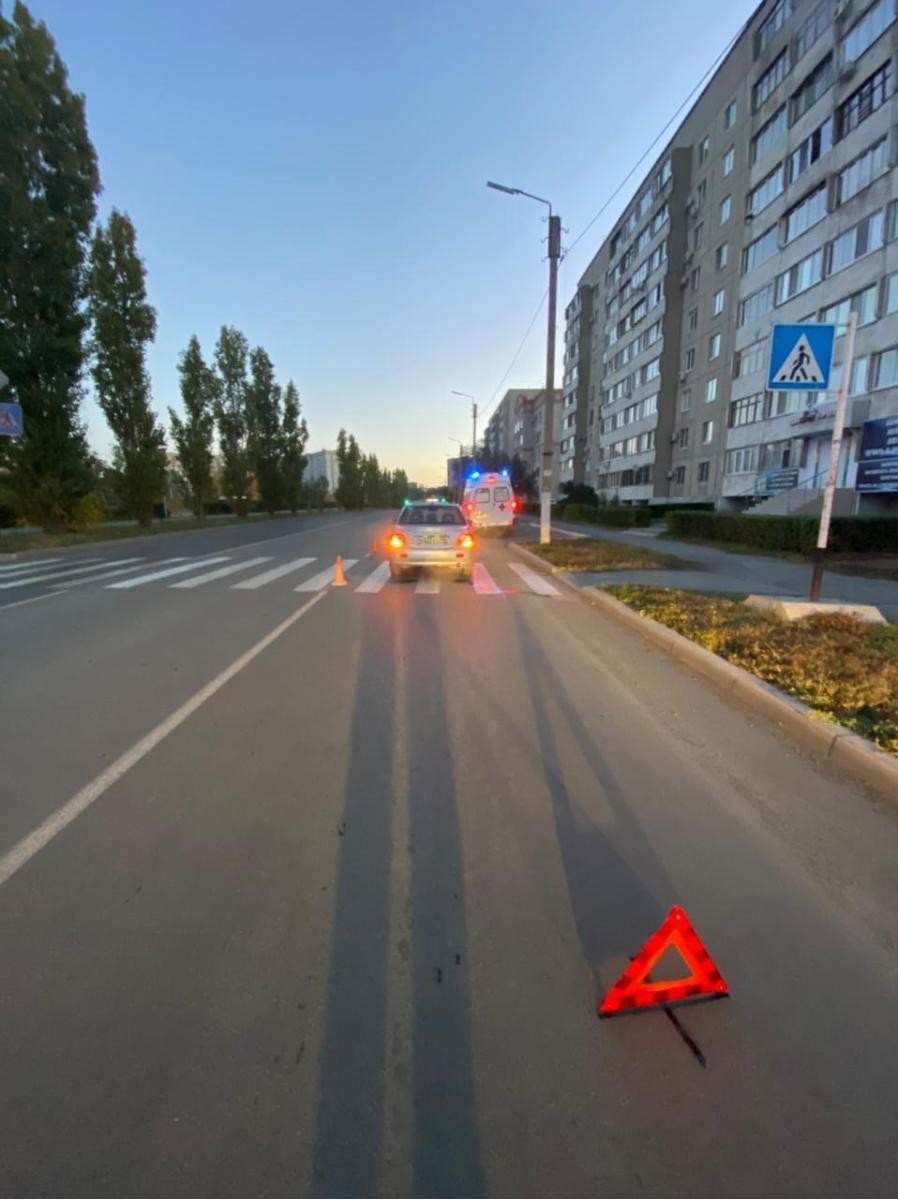 В Новотроицке сотрудники ГИБДД устанавливают причины и обстоятельства ДТП, в котором пострадал 61-летний пешеход   