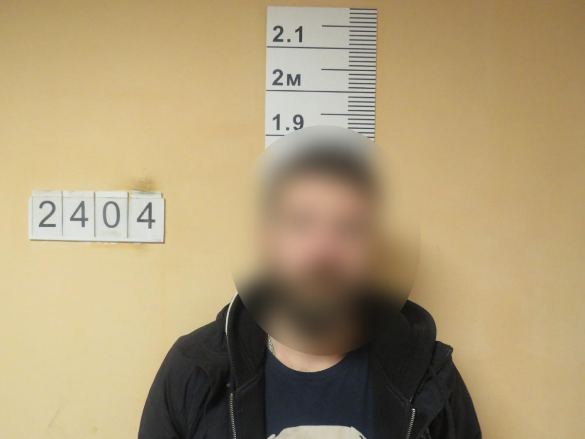 В Оренбурге полицейские разыскали и арестовали злоумышленника, скрывавшегося от следствия