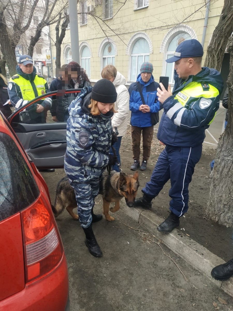 В Орске сотрудники полиции задержали местную жительницу с наркотическим веществом