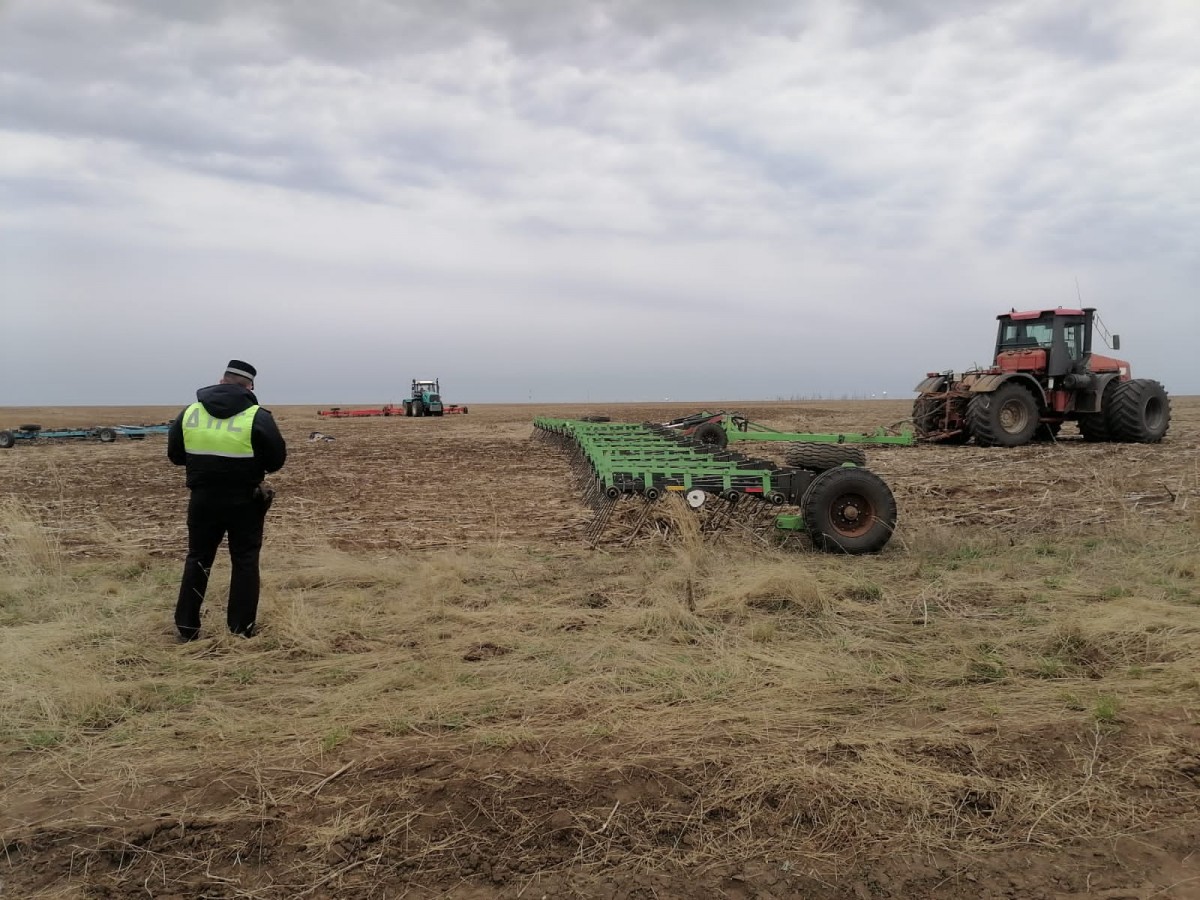 В Бердянке механизотор погиб под колёсами трактора | 14.04.2023 | Новости  Оренбурга - БезФормата