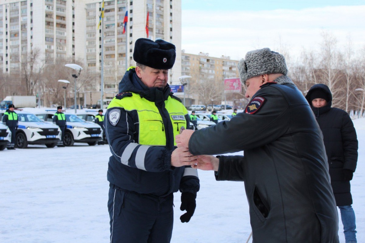 Оренбургским полицейским вручили 25 автомобилей