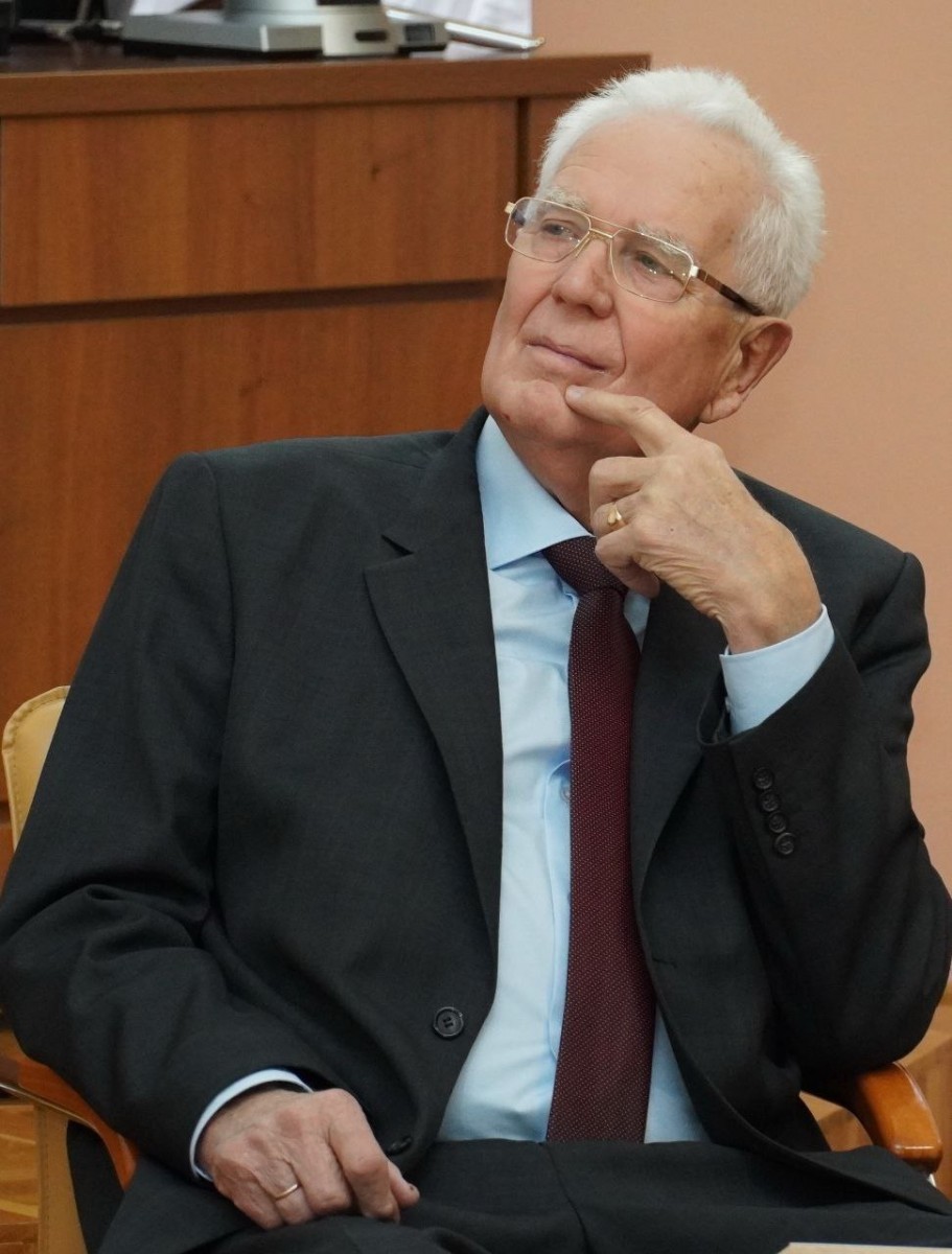 Скончался бывший заместитель председателя Оренбургского городского Совета Камнев Виктор Андреевич.