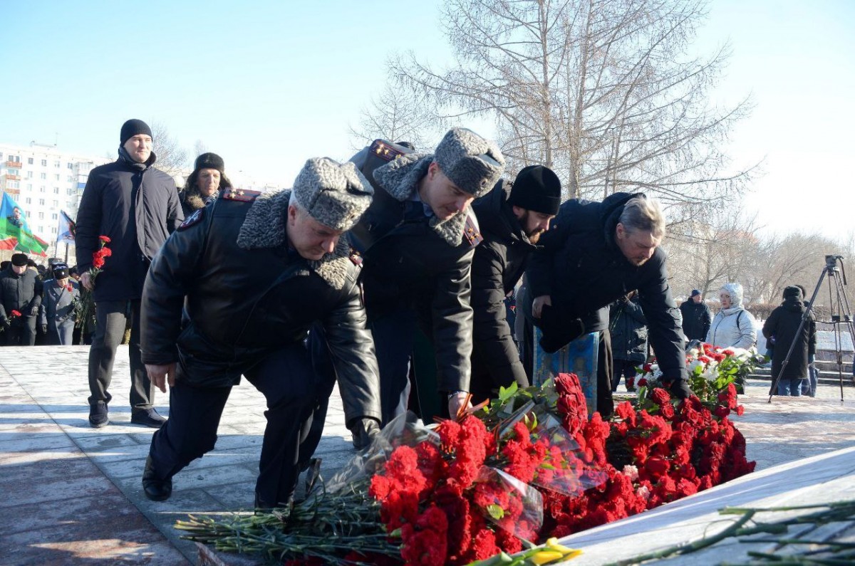 Оренбуржцы почтили память воинов афганистана на  торжественном митинге