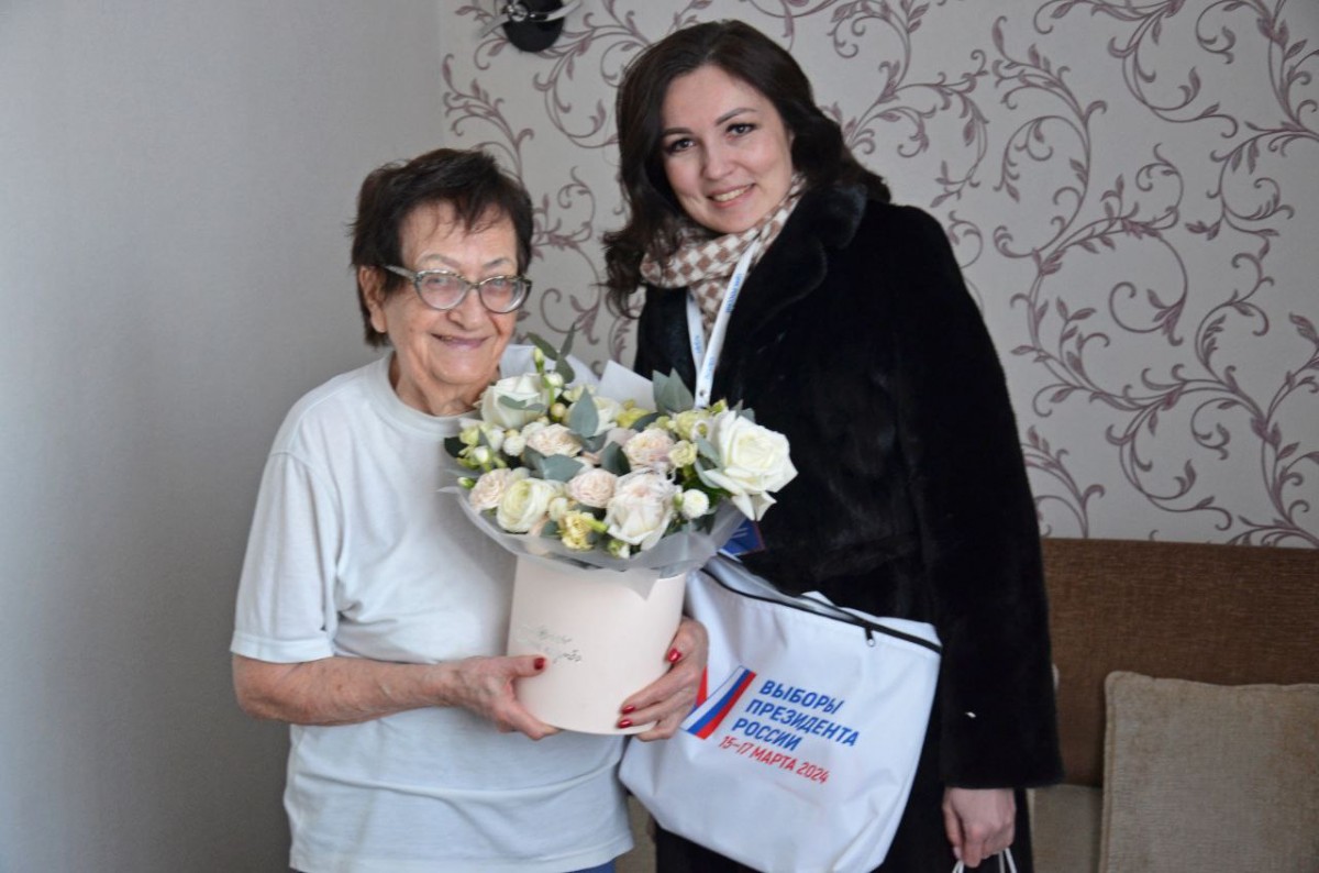 Евгения Ивлева посетила активную избирательницу Оренбурга