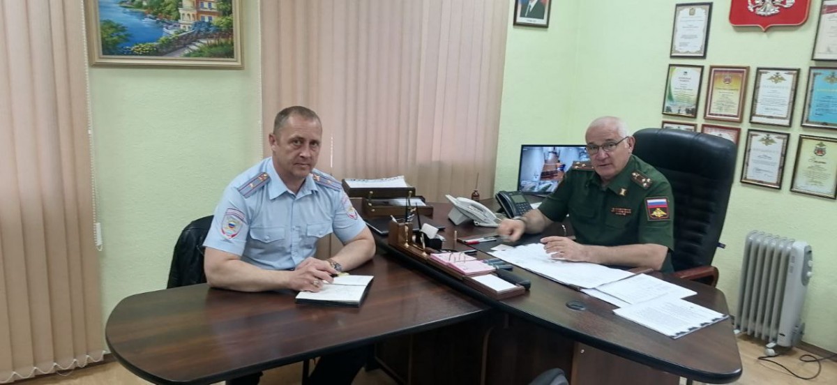 Сотрудники полиции провели рабочую встречу с военным комиссаром города Бузулука и Бузулукского района
