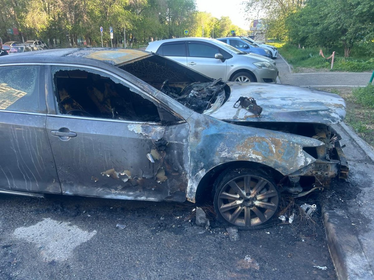 В Оренбурге участковый уполномоченный выясняет обстоятельства возгорания автомобиля