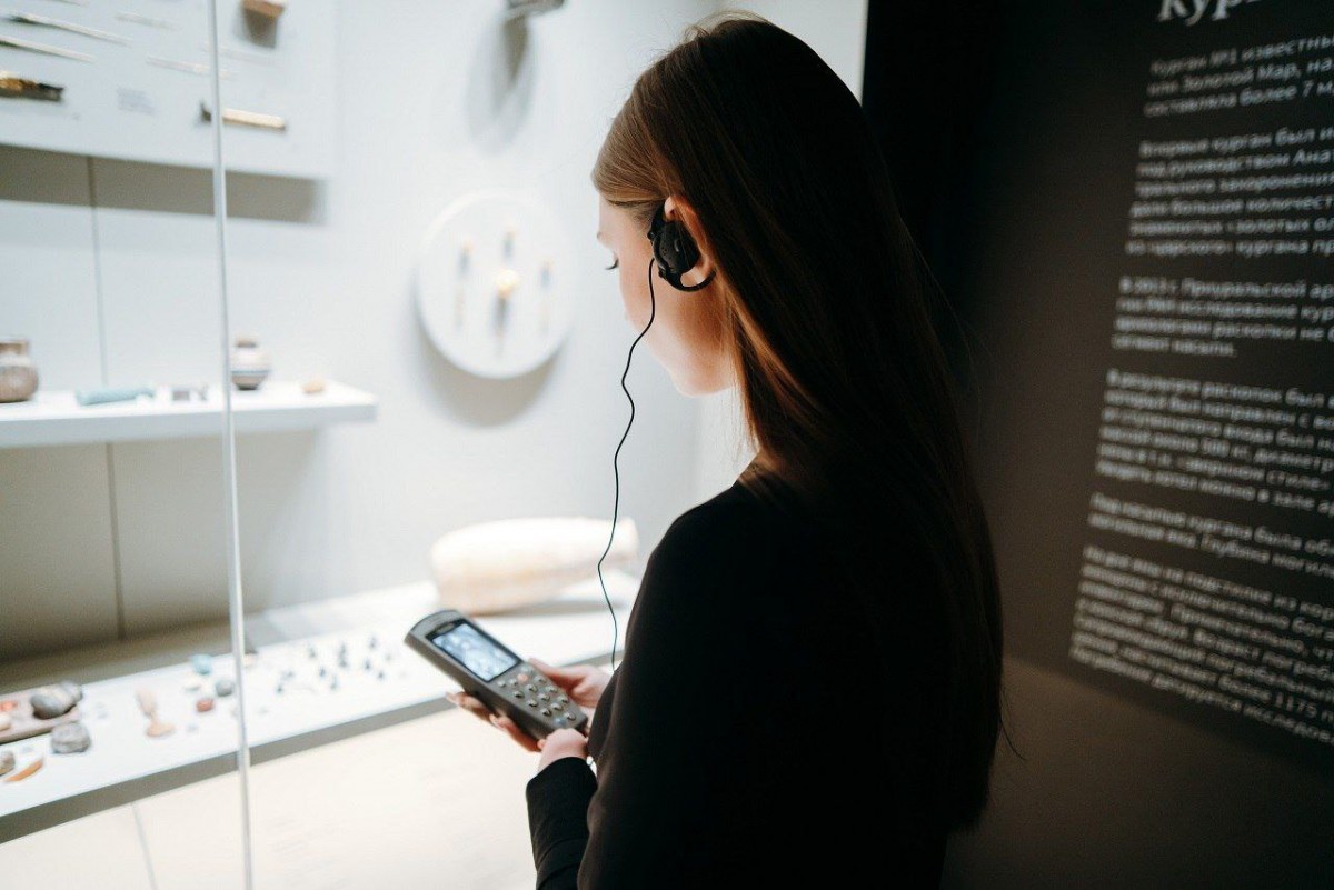 В Оренбургском губернаторском историко-краеведческом музее открылась первая экспозиция с аудиогидом
