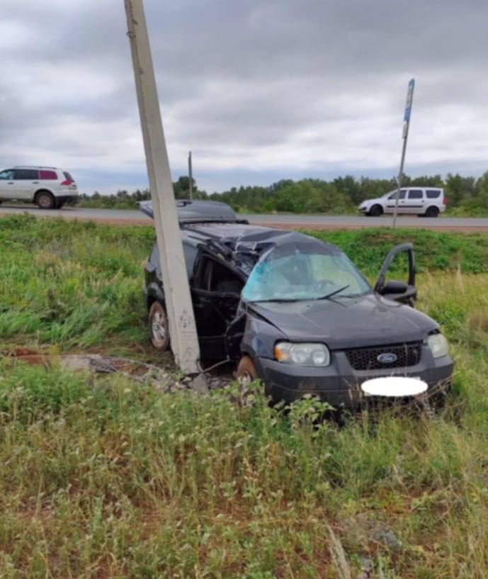 В Оренбуржье пьяный водитель врезался в столб