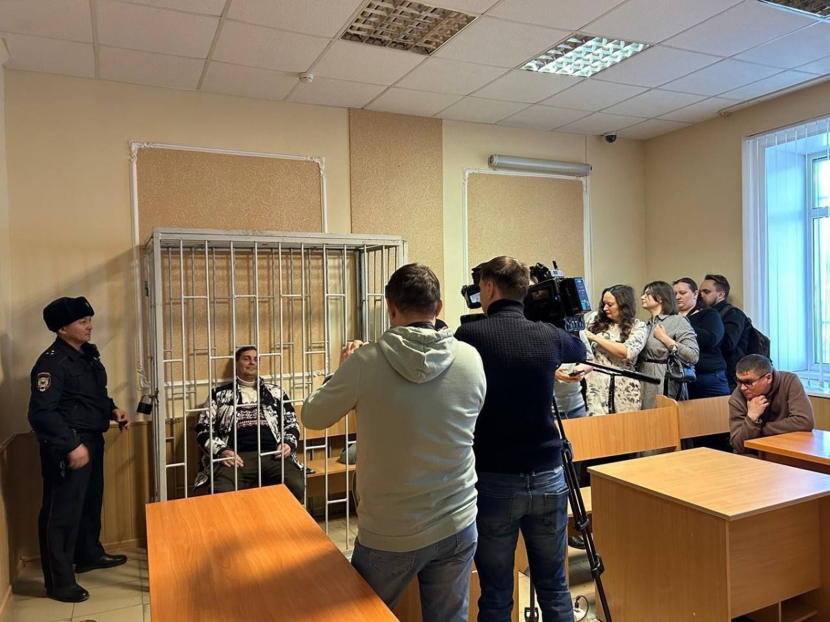 Оренбургкий суд продлил меру пресечения блогеру Лысенко