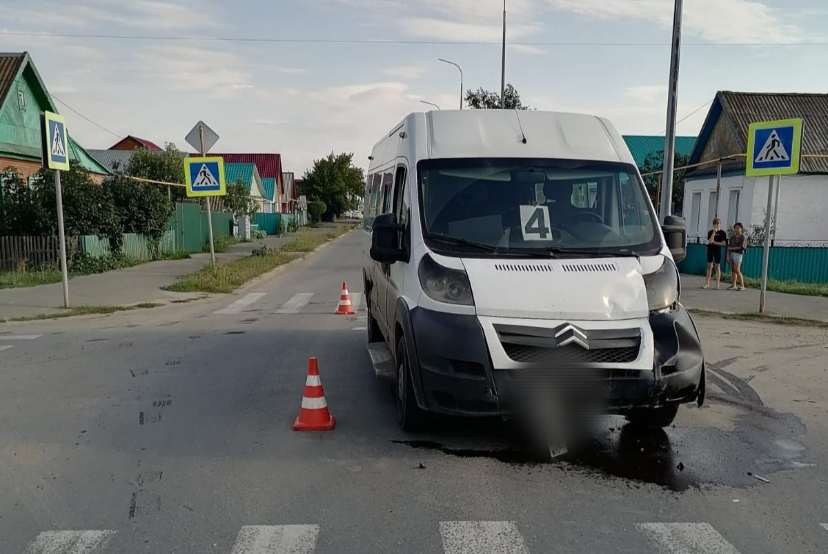 В  Соль-Илецке подросток на мотоцикле заехал в автобус