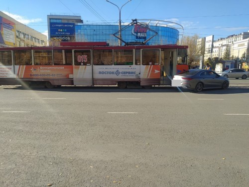 В Орске на проспекте Ленина произошло столкновение троллейбус