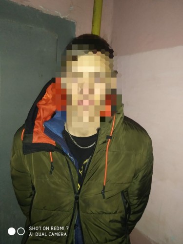 Оренбургскими полицейскими задержаны подозреваемые в вымогательстве 100 тысяч рублей
