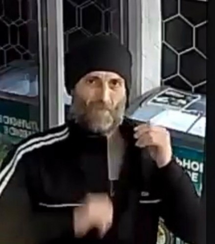 Оренбургские полицейские ищут подозреваемого в краже денег с банковской карты