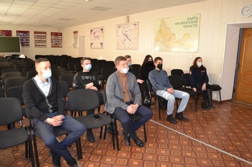 В Оренбурге сотрудники полиции наградили руководителей и участников регионального движения «Антидилер» В Оренбурге сотрудники полиции наградили руководителей и участников регионального движения «Антидилер»