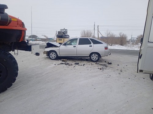 В Курманаевскрм районе столкнулись два автомобиля «ВАЗ»