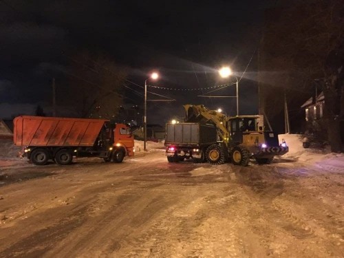 За субботу с улиц Оренбурга вывезли пять тысяч кубометров снега
