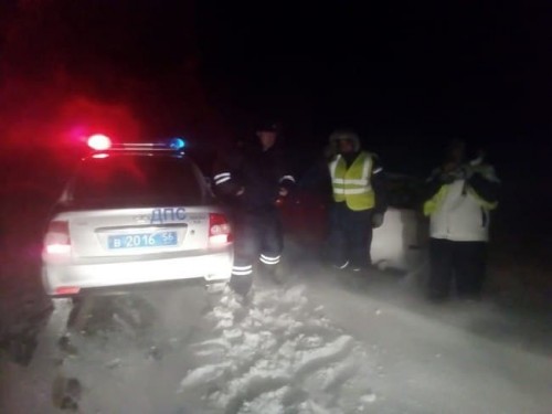 Сотрудники полиции Кувандыка помогли водителю грузового автомобиля