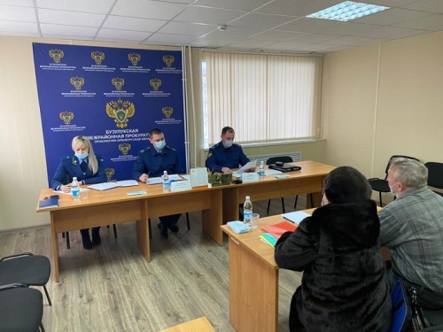 Заместитель прокурора области Андрей Вязиков в Бузулуке провел личный прием граждан Заместитель прокурора области Андрей Вязиков в Бузулуке провел личный прием граждан
