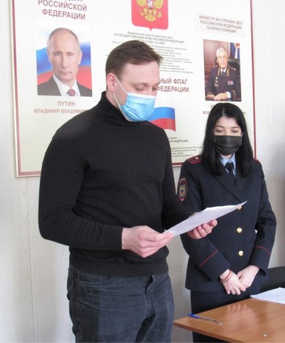 Миллионный участник Государственной программы по оказанию содействия добровольному переселению в Российскую Федерацию соотечественников, проживающих за рубежом, приобрёл гражданство Российской Федерации. Миллионный участник Государственной программы по оказанию содействия добровольному переселению в Российскую Федерацию соотечественников, проживающих за рубежом, приобрёл гражданство Российской Федерации.