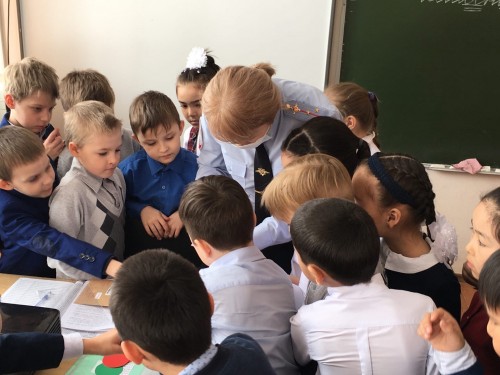 Сотрудники госавтоинспекции соль-илецкого городского округа провели акцию «автокресло – детям!» Сотрудники госавтоинспекции соль-илецкого городского округа провели акцию «автокресло – детям!»