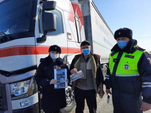 Сотрудники Госавтоинспекции Соль-Илецкого городского округа провели профилактическое мероприятие "Встречная полоса"