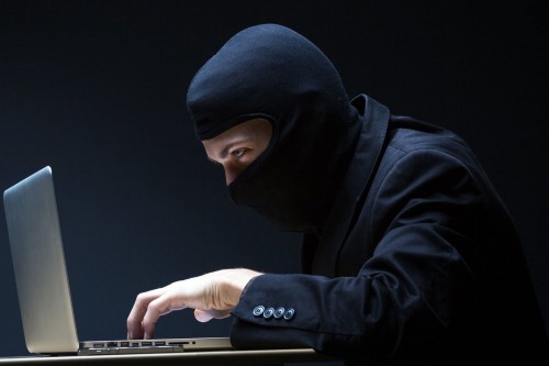 Полицейские задержали мошенника, обманувшего индивидуального предпринимателя Оренбурга на 325 000 рублей