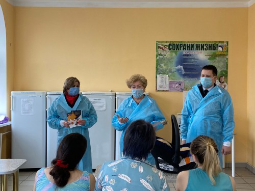 Акция «Безопасность с первых дней жизни!» в Орском роддоме Акция «Безопасность с первых дней жизни!» в Орском роддоме
