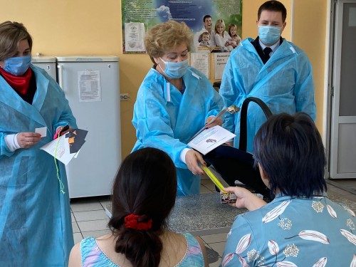 Акция «Безопасность с первых дней жизни!» в Орском роддоме Акция «Безопасность с первых дней жизни!» в Орском роддоме