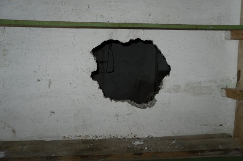 В Новотроицке полицейские оперативно задержали подозреваемого в краже автомобиля из гаража