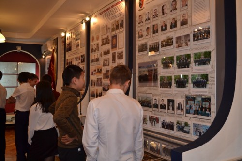 В Оренбурге для учащихся Нежинского лицея организована экскурсия в музей КЦ УМВД России по Оренбургской области В Оренбурге для учащихся Нежинского лицея организована экскурсия в музей КЦ УМВД России по Оренбургской области