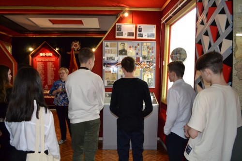 В Оренбурге для учащихся Нежинского лицея организована экскурсия в музей КЦ УМВД России по Оренбургской области В Оренбурге для учащихся Нежинского лицея организована экскурсия в музей КЦ УМВД России по Оренбургской области