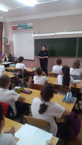 Сотрудники полиции провели профилактическое мероприятие в МАОУ «СОШ № 7» г. Сорочинска.