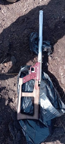 Полицейские изъяли пистолет, изготовленный из подводного оружия