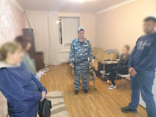 При попытке сбыта наркотических веществ полицейскими Оренбурга задержана 20-летняя девушка