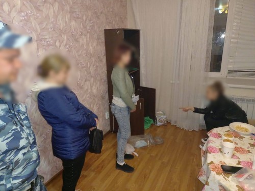 При попытке сбыта наркотических веществ полицейскими Оренбурга задержана 20-летняя девушка