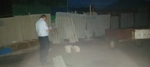 В Первомайском районе сотрудники полиции обеспечивают охрану в месте обнаружения снаряда времен гражданской войны