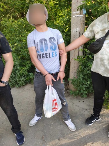 Полицейские Орска пресекли распространение в городе крупной партии героина.