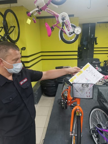 Дорожные полицейские Оренбурга напоминают о безопасности  детей-велосипедистов