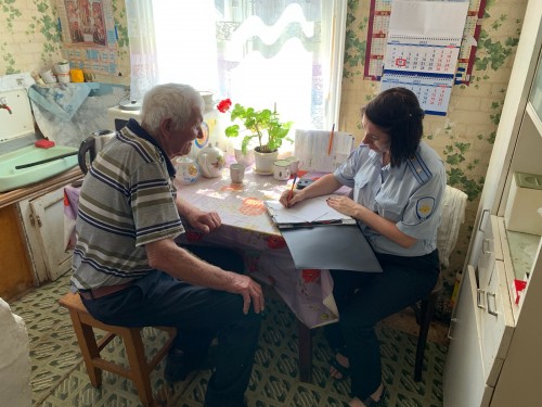 В Оренбургской области полицейские вернули 86-летнему пенсионеру похищенные 895 тысяч рублей