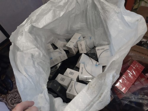 В Оренбурге полицейские изъяли контрафактные сигареты на сумму порядка 1,5 млн рублей В Оренбурге полицейские изъяли контрафактные сигареты на сумму порядка 1,5 млн рублей