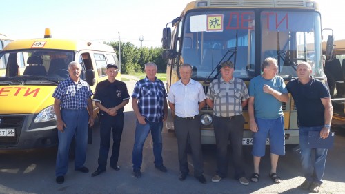 В преддверии нового учебного года сотрудники ОГИБДД Отд МВД России по Шарлыкскому району  проверили школьные автобусы.