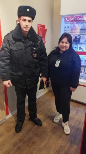 Оренбуржец по указаниям мошенников продал квартиру, но перевести деньги не успел благодаря неравнодушным сотрудникам Оренбуржец по указаниям мошенников продал квартиру, но перевести деньги не успел благодаря неравнодушным сотрудникам