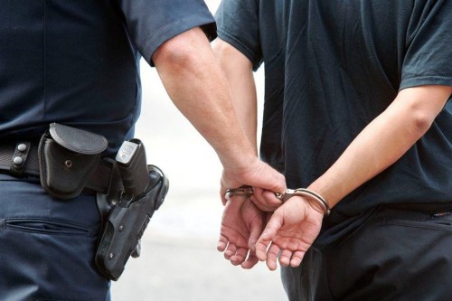 До десяти лет лишения свободы грозит дебоширу, покусавшему участковых До десяти лет лишения свободы грозит дебоширу, покусавшему участковых