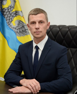 Начальник УЖКХ Оренбурга Анатолий Байкаров был задержан по делу о гибели ребенка после нападения бродячих собак Байкаров был задержан сегодня. В ближайшее время ему предъявят обвинение. В настоящий момент он находится в изоляторе временного содержания. Начальник УЖКХ Оренбурга Анатолий Байкаров был задержан по делу о гибели ребенка после нападения бродячих собак Байкаров был задержан сегодня. В ближайшее время ему предъявят обвинение. В настоящий момент он находится в изоляторе временного содержания.