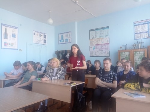 Сорочинские полицейские в рамках профилактического мероприятия «Дети России» встретились с обучающимися Сорочинского ветеринарного техникума и учениками школы № 117 г. Сорочинска.