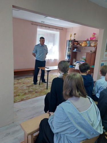 Сотрудники полиции провели профилактическую беседу на родительском собрании в Новотроицком политехническом колледже Сотрудники полиции провели профилактическую беседу на родительском собрании в Новотроицком политехническом колледже