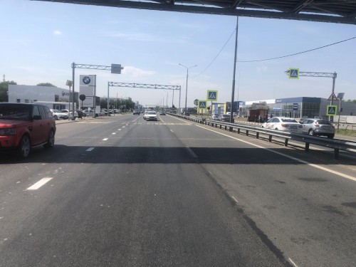 Сотрудники Госавтоинспекции устанавливают обстоятельства ДТП с участием четырех автомобилей Сотрудники Госавтоинспекции устанавливают обстоятельства ДТП с участием четырех автомобилей