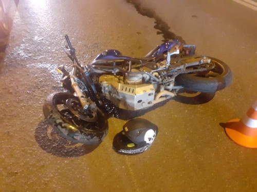 В Оренбурге сотрудники полиции устанавливают обстоятельства ДТП с участием мотоцикла