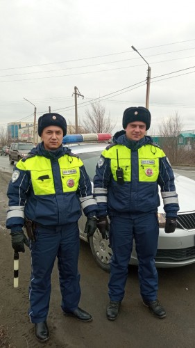В Орске сотрудники Госавтоинспекции спасли жительницу от необдуманного поступка